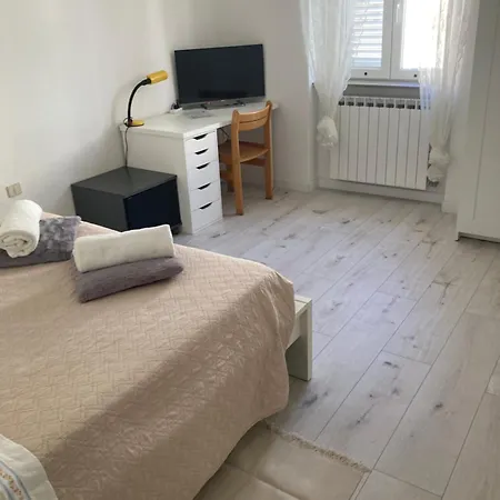 Apartamento Host Soroka 2-4-6 Posti Trieste